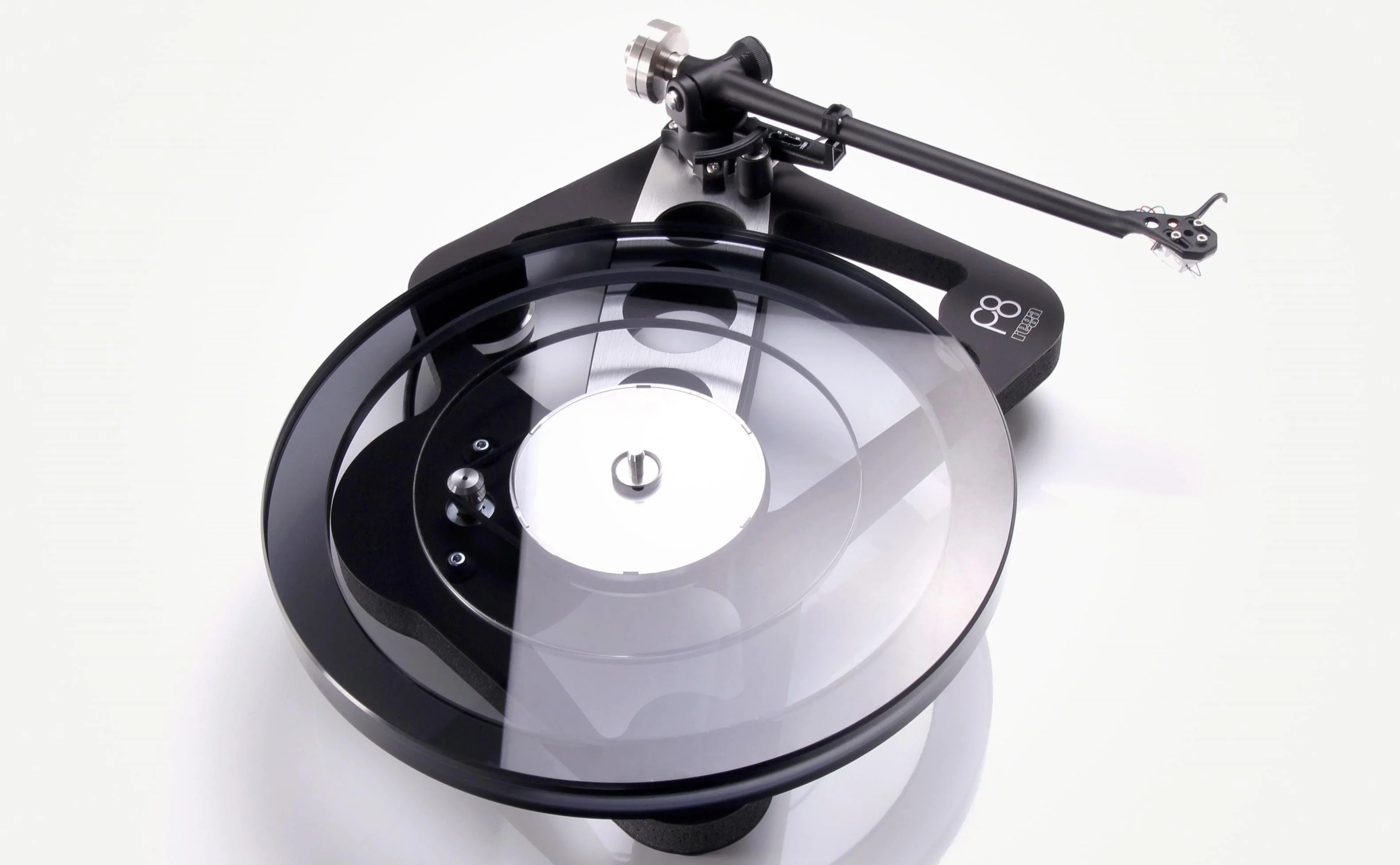 Rega Planar 8 Turntable - Image 4