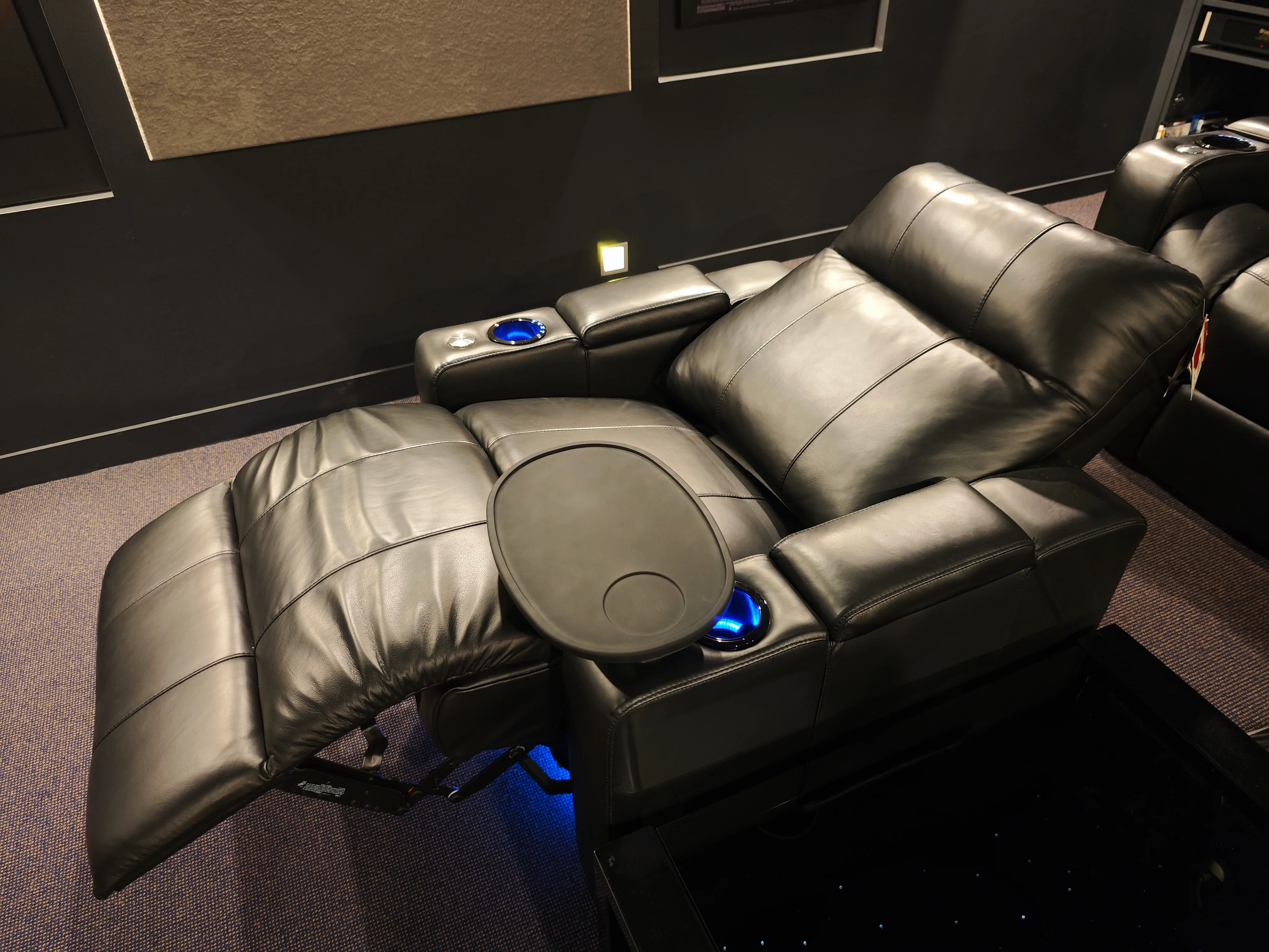 Row One Prestige 2 Arm Cinema Chair - Ex-Display - Image 2